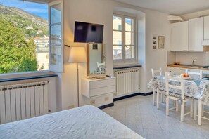 Bedroom, Dining Room, Kitchen