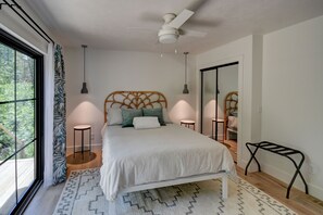 Queen bed off of deck - Queen bed off of deck