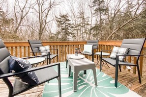 Rear deck overlooking the trees
