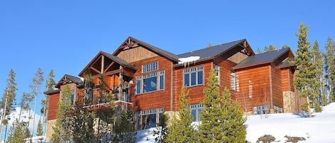 Beautiful exterior of this mountain home