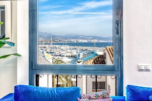 Holiday Apartment with Sea Views in Benabola - Puerto Banus 