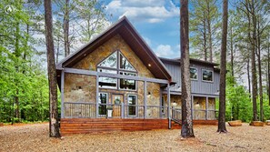 Welcome to Blue Haven Luxury Cabin! Come in and stay awhile.