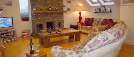 Fourteens Holiday Home, Seaside Holiday Accommodation Available in Ballinskelligs County Kerry