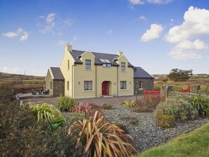 Fourteens Holiday Home Ballininskelligs, Seaside Holiday Accommodation Available in Ballinskelligs County Kerry
