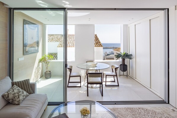 Puerto Banus Seaview Apartment _ Holiday rental in the port of Banus Marinia.