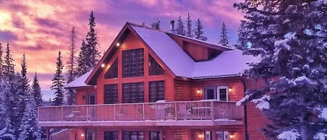The Lodge at Coliseum Mountain Resort