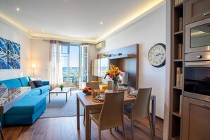 Salon, Salle à manger, Vue mer, Nice, Côte d'Azur