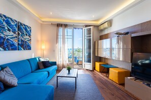 Salon moderne, vue mer