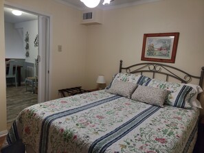 Upstairs bedroom with Queen bed, 2 closets, Apple TV/DVD, Ceiling fan