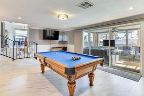 Game Room | Smart TV | WFH Desk | Pool Table | Free WiFi