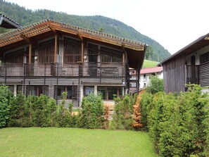 Außenseite Ferienhaus [Sommer]