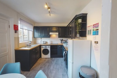 85 Prenton Place · ⭐️PRISTINE 3-BED HOME⭐️IDEAL FOR GROUPS⭐️FREE PARKING