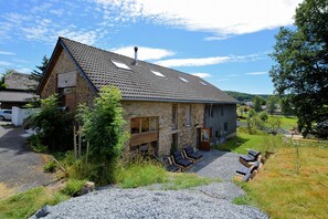 Außenseite Ferienhaus [Sommer]