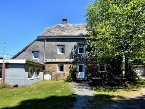 Außenseite Ferienhaus [Sommer]