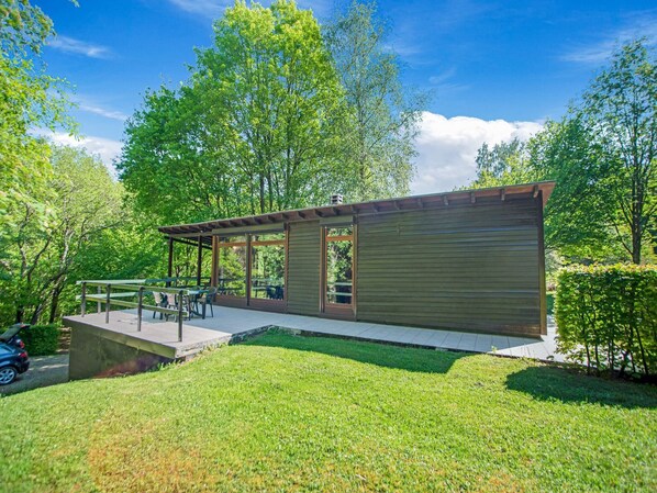 Außenseite Ferienhaus [Sommer]