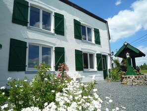 Außenseite Ferienhaus [Sommer]