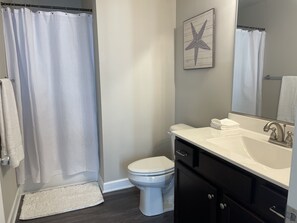 Full bathroom #1 on 1st floor