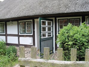 Stugans exteriör [sommar]