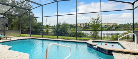 Relaxing  Lakeview pool