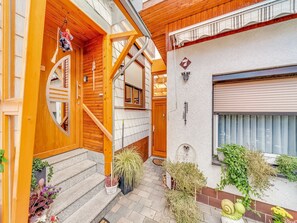 Entrance / Reception