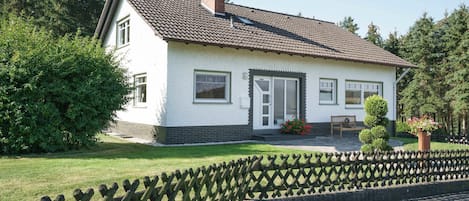 Außenseite Ferienhaus [Sommer]