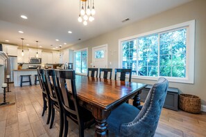DIning For Eight