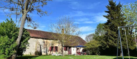 Außenseite Ferienhaus [Sommer]