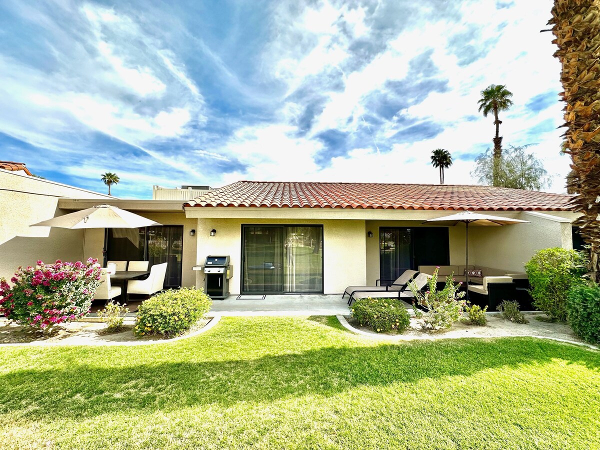 Stunning 2 Bed View Home w/ Pool and Spa
