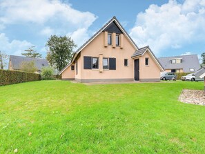 Außenseite Ferienhaus [Sommer]