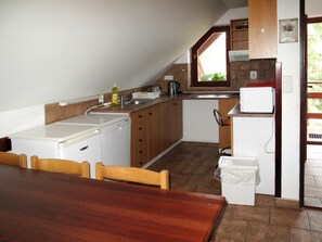Cabinetry, Property, Building, Countertop, Drawer, Chest Of Drawers, Wood, Window, Kitchen, Interior Design