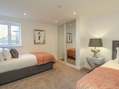 Harbourside Haven Apartment 2, WEYMOUTH