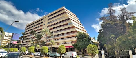 Parque Marbella Building