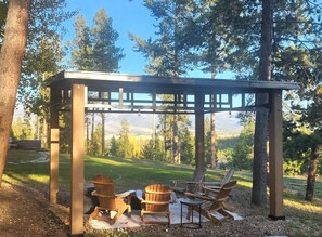 Gas firepit