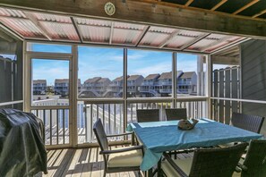Screened Deck