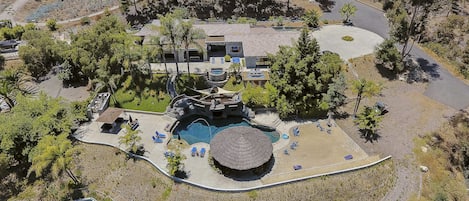 4 Acre Entertainer's Paradise