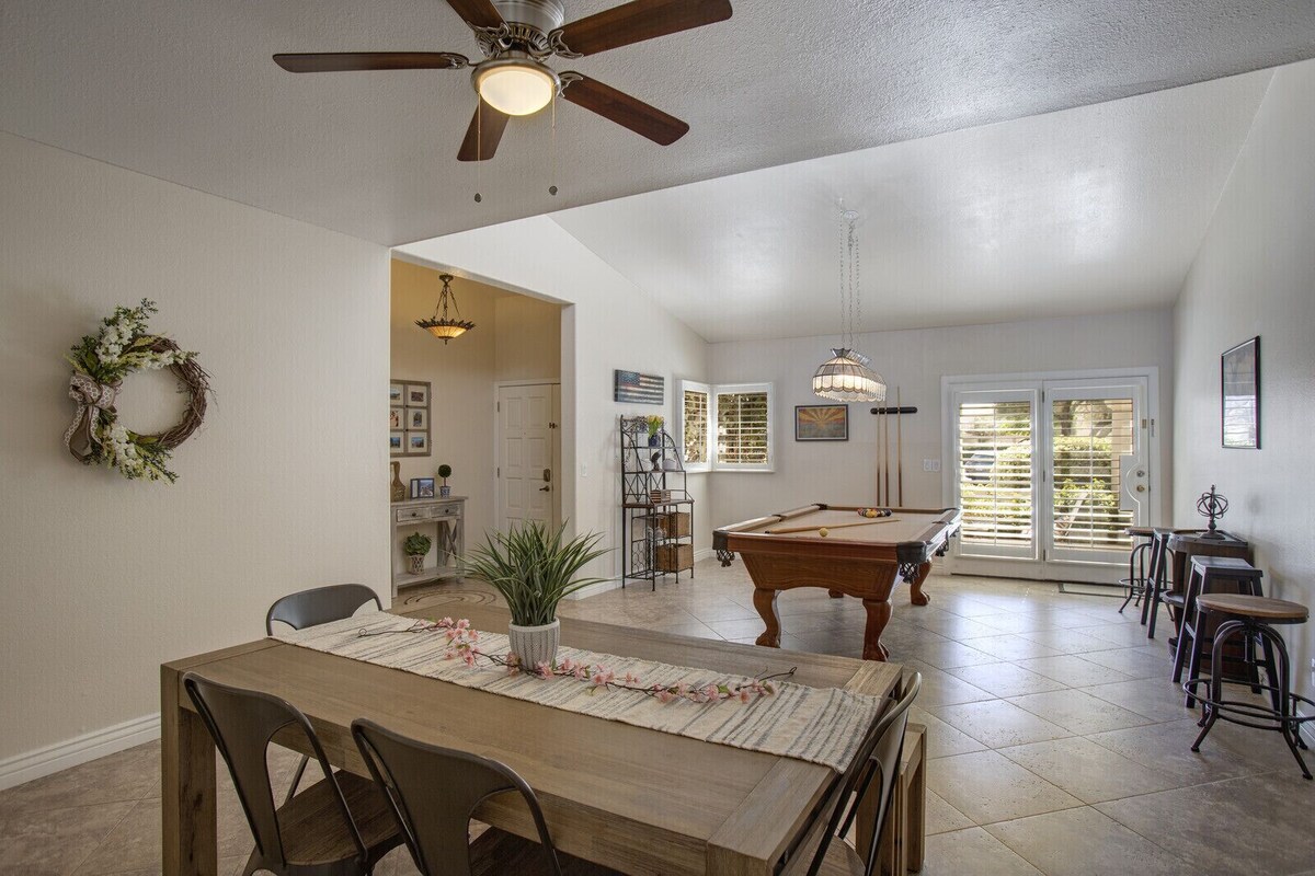 Quiet Desert Oasis on Golf Course w/ Heated Pool