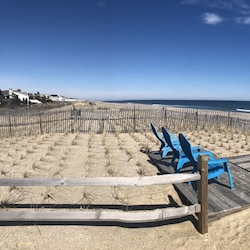 Elizabeth Carter Private Beach Entrance