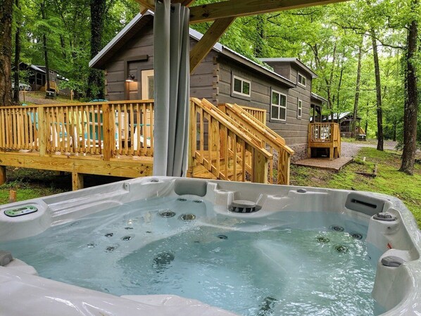 Private Hot Tub & Cabana