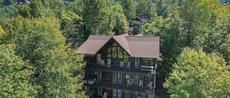 3 stories, 7 bedrooms, 4.5 baths.  In the mountains, but close to all the fun!