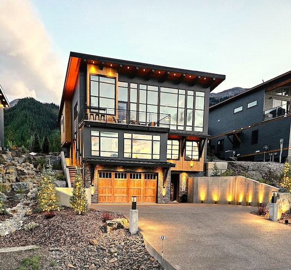 Distinctive Mountain Modern Architecture
