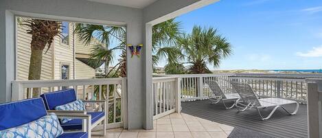 Dolphin Cove - Beachfront Holiday Isle Pet-Friendly Townhome in Destin, Florida with Ocean Views from Balcony - Bliss Beach Rentals