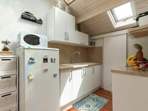Cabinetry, Propriété, Bâtiment, Evier, Appareil De Cuisine, Électroménager, Cuisine, Design Intérieur, Éclairage, Cuisinière