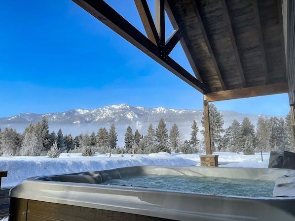 Hot tub has amazing views of the ski resort and the mountains