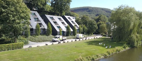 Außenseite Ferienhaus [Sommer]