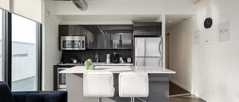 kitchen
Furnishings patterns/colors/styles and unit views may vary.