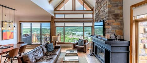 Altitude 168-9/Gorgeous upper floor Getaway