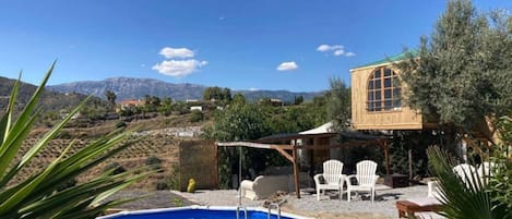 Eldorado Treehouse and private swimming pool.