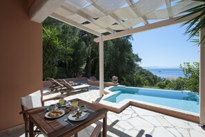 The cottage dipping pool
