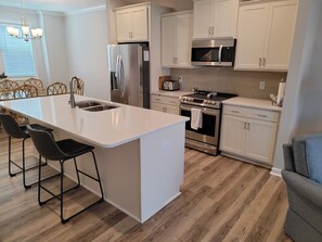 Fully furnished kitchen for those nights you don't want to eat out.