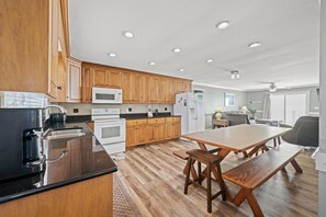 Test out your cooking skills in this fully stocked kitchen.